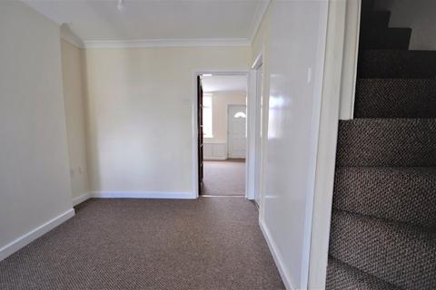 2 bedroom semi-detached house to rent, Bower Lane, Quarry Bank