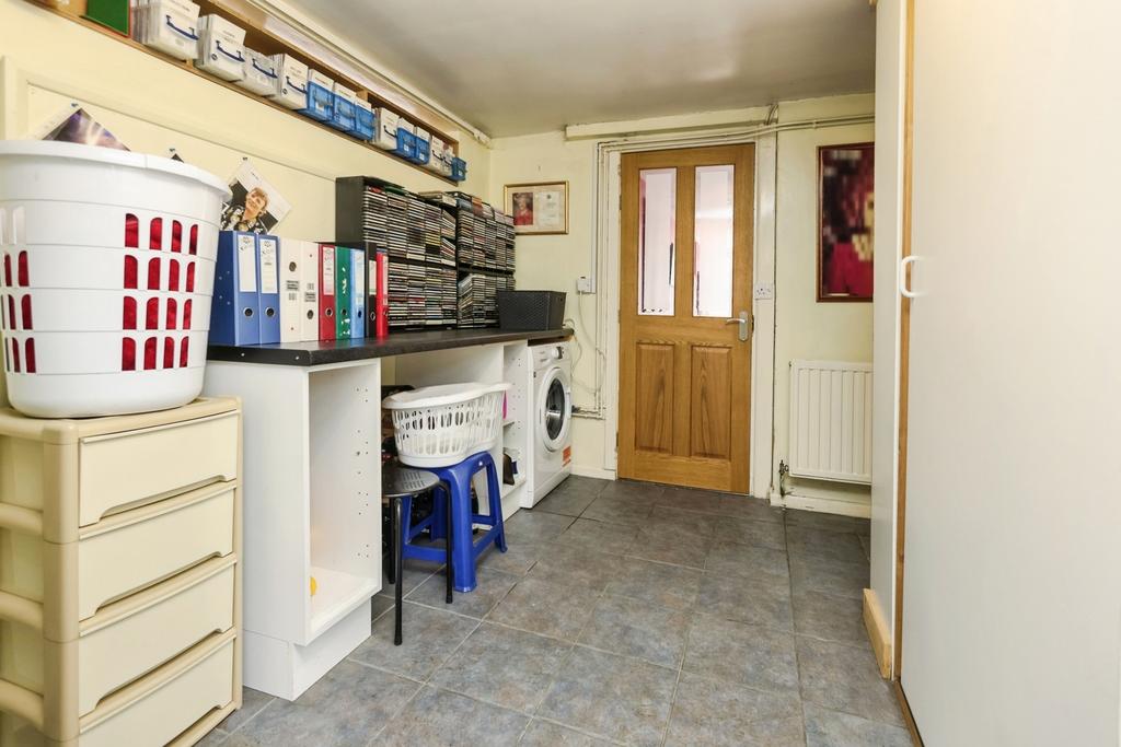 Utility room, utility