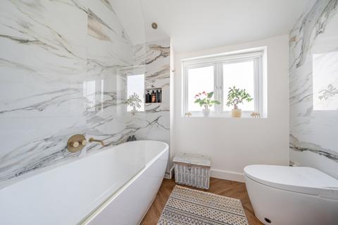 5 bedroom semi-detached house for sale, Ravensbourne Avenue, Bromley, BR2