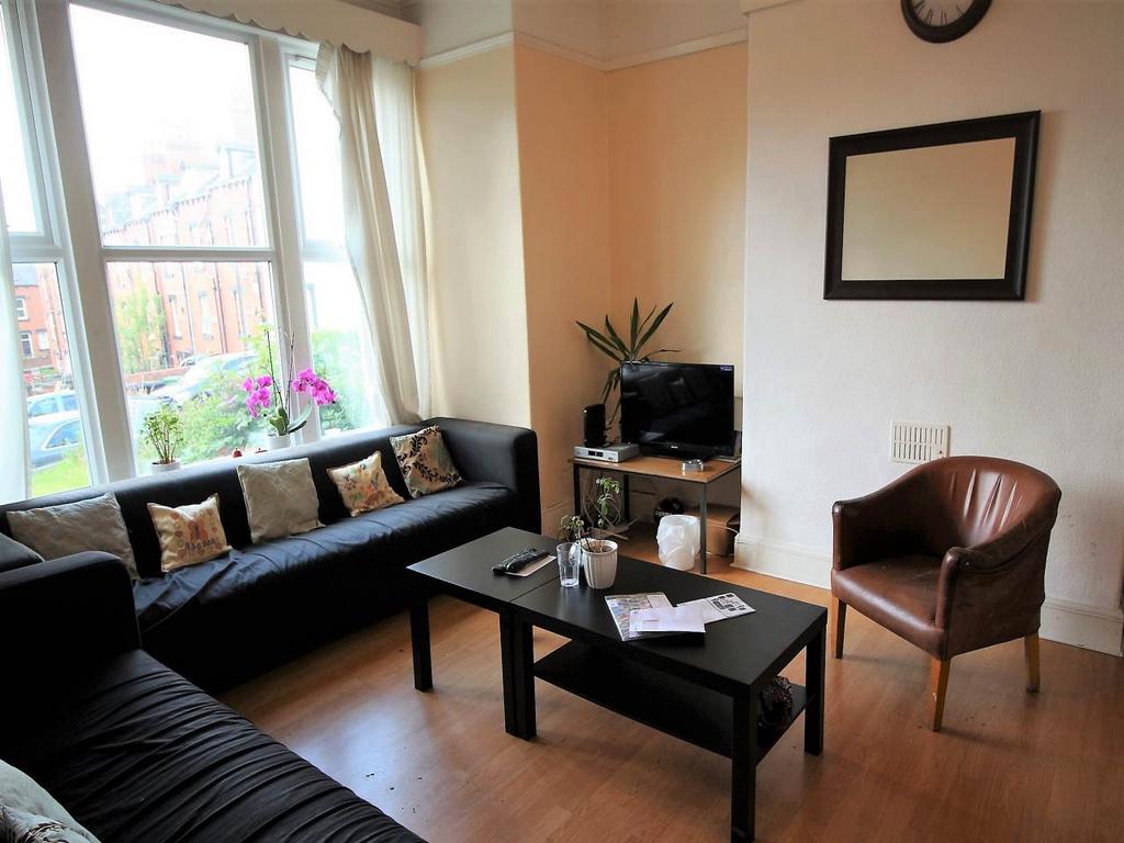 House in Leeds, Beckett Park, Headingley - View 3