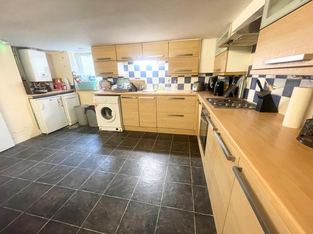 House in Leeds, Beckett Park, Headingley - View 4