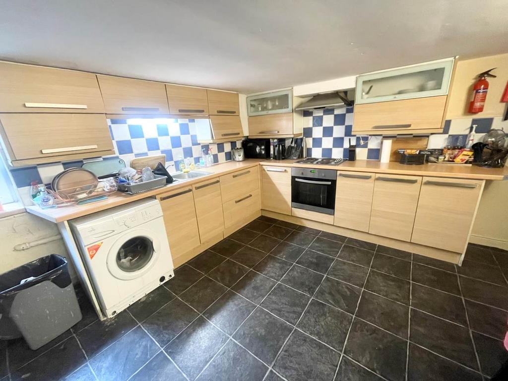 House in Leeds, Beckett Park, Headingley - View 5