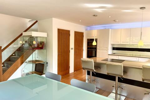 2 bedroom end of terrace house for sale, Manleys Hill, Storrington, RH20