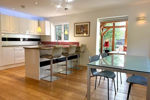 2 bedroom end of terrace house for sale, Manleys Hill, Storrington, RH20