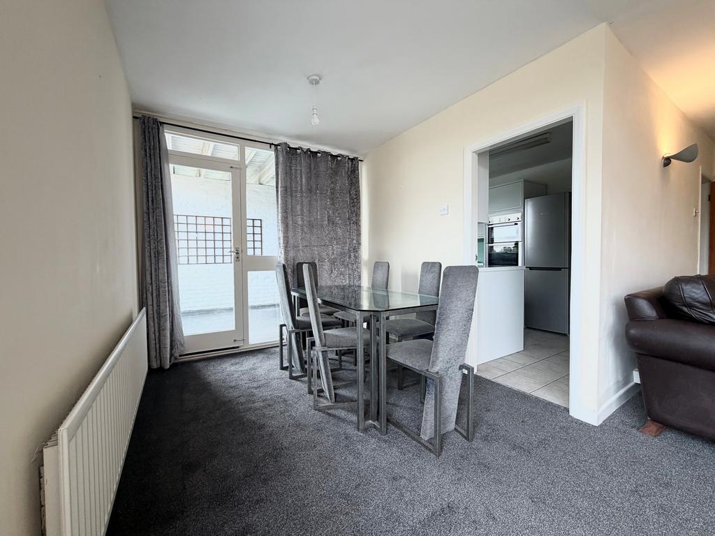 Apartment in Solihull, Ulverley Green - View 4