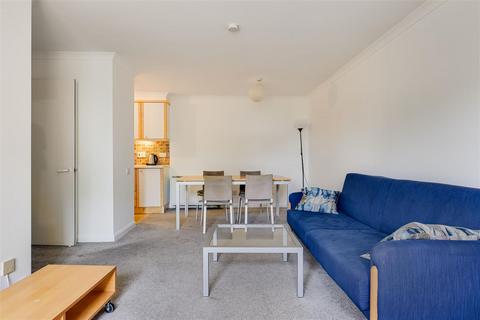 2 bedroom flat for sale, Manhattan Drive, Cambridge