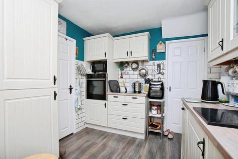 3 bedroom semi-detached house for sale, Rainborough Road, Wath-upon-Dearne, Rotherham, S63