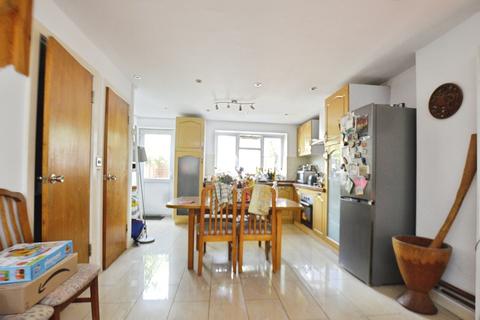 undefined, Nile Close, London