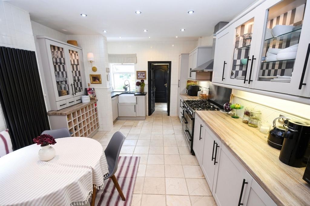 House in Salford, Greater Manchester - View 3