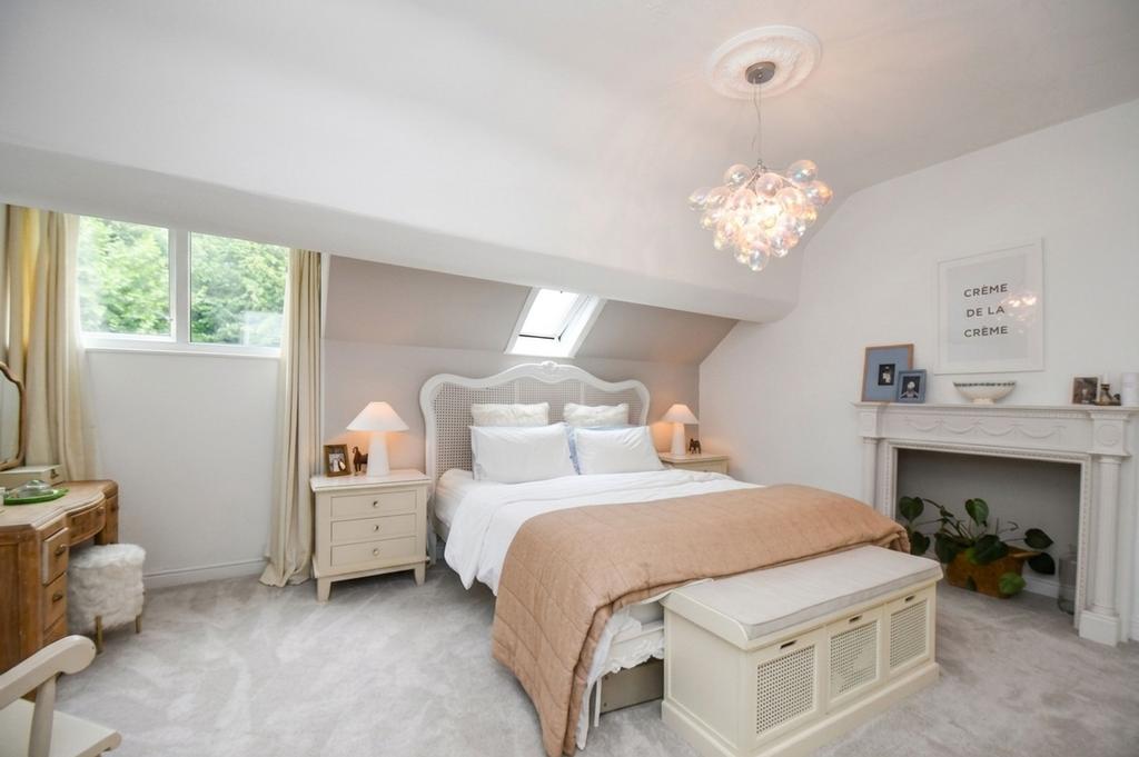 House in Salford, Greater Manchester - View 4