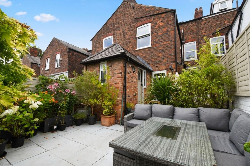 House in Salford, Greater Manchester - View 5