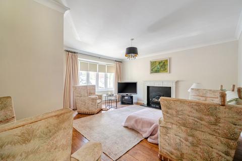 4 bedroom semi-detached house for sale, Hollybrake Close, Chislehurst