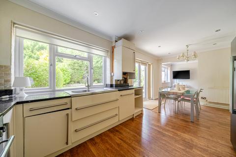 4 bedroom semi-detached house for sale, Hollybrake Close, Chislehurst
