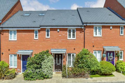 Little Highwood Way, Brentwood, Essex
