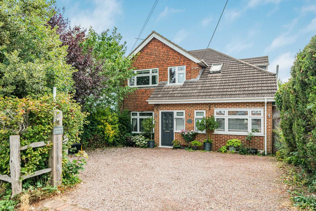 Detached house exterior, driveway