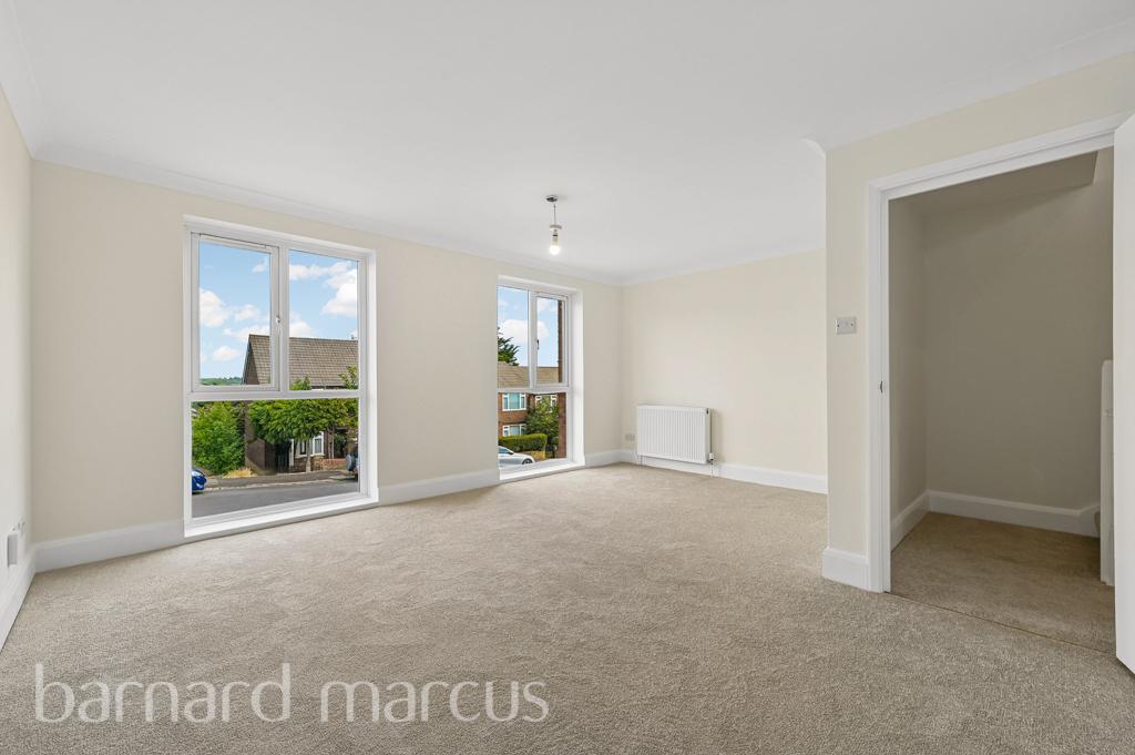 House in BARNET - More