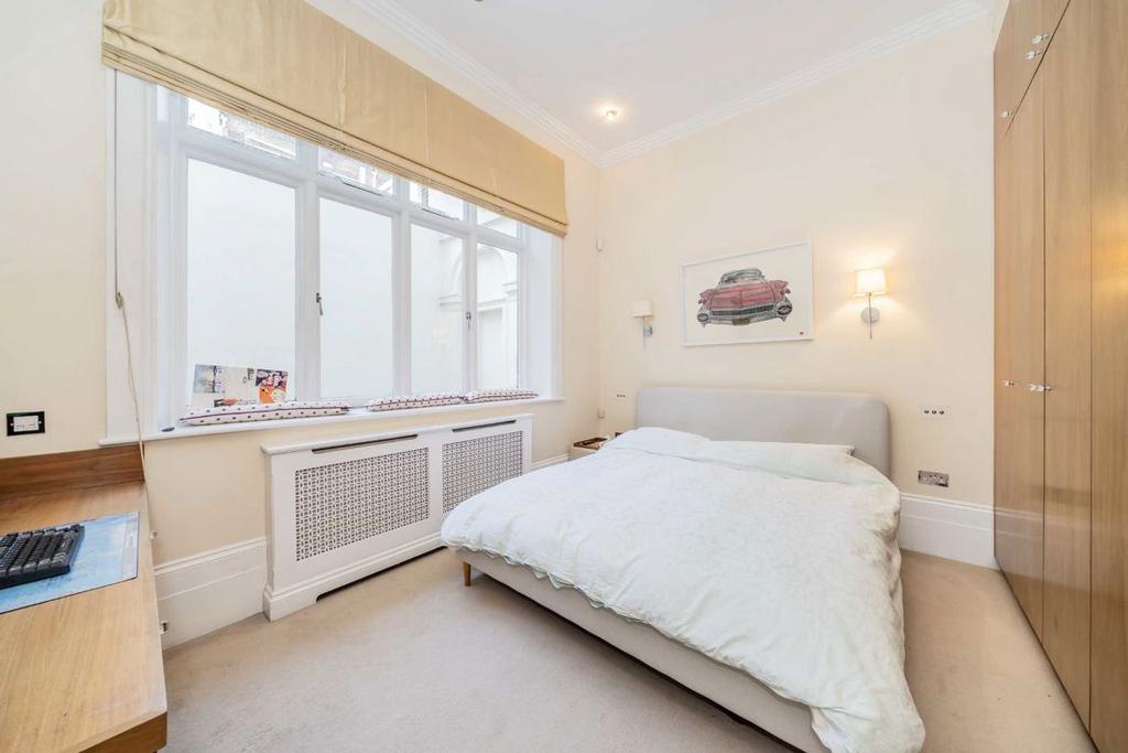 Apartment in London - View 3