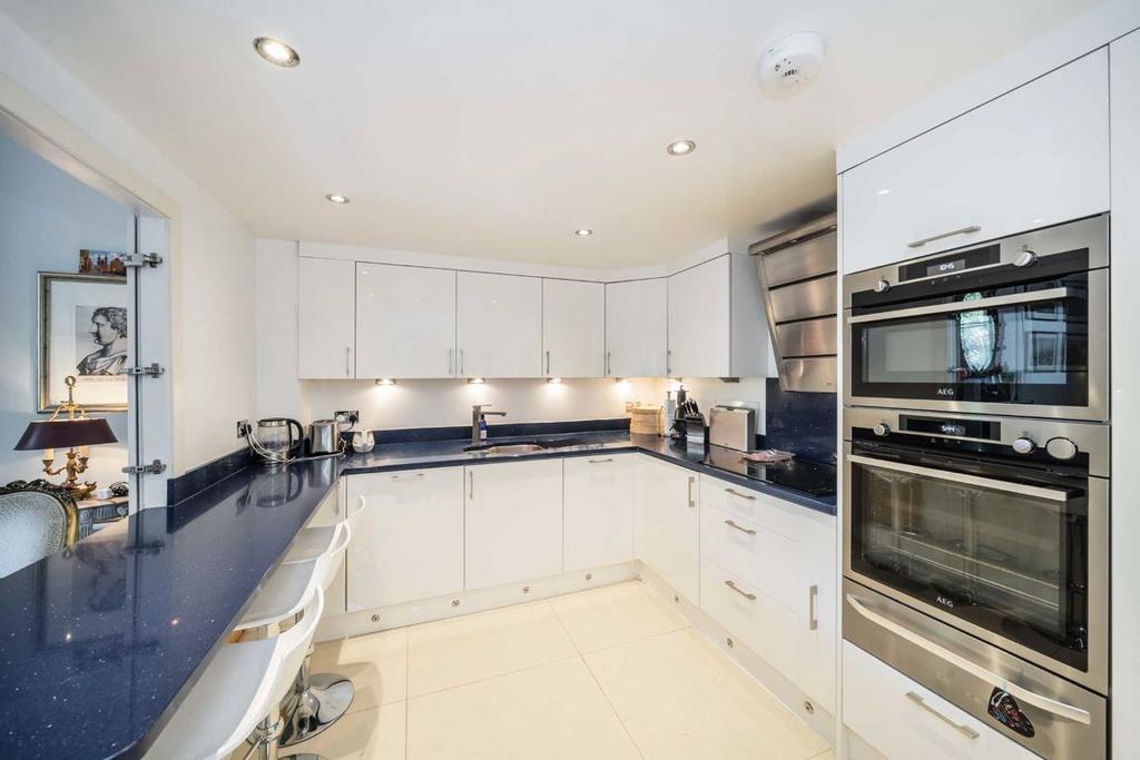 Apartment in London - View 4