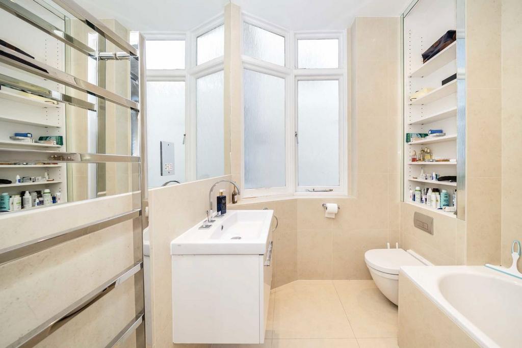 Apartment in London - View 5