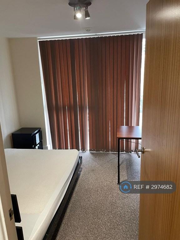 Apartment in Birmingham, Calthorpe Fields - More