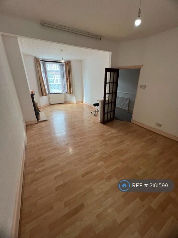 House in London - View 2