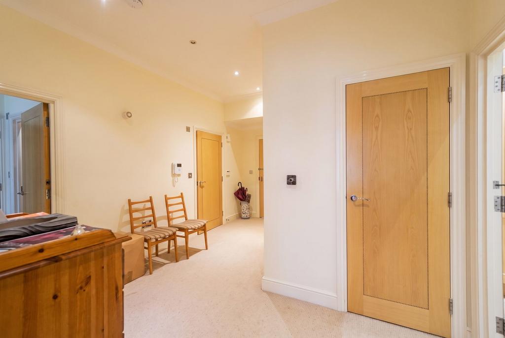 Apartment in Solihull, Ulverley Green - View 5