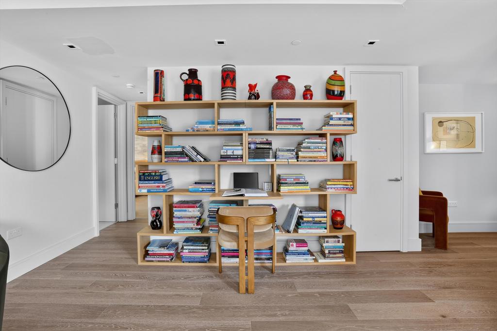 Apartment in London, Paddington - More