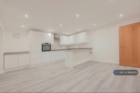 1 bedroom flat to rent, Narrow Wine St, Trowbridge, BA14