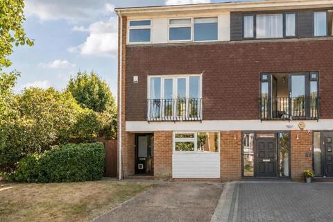 4 bedroom end of terrace house for sale, Broadheath Drive, Chislehurst, Kent, BR7