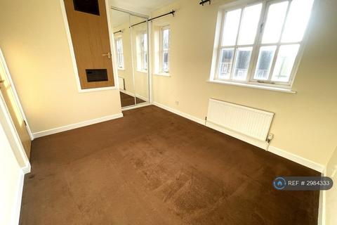 2 bedroom semi-detached house to rent, Magpie Way, Telford, TF4