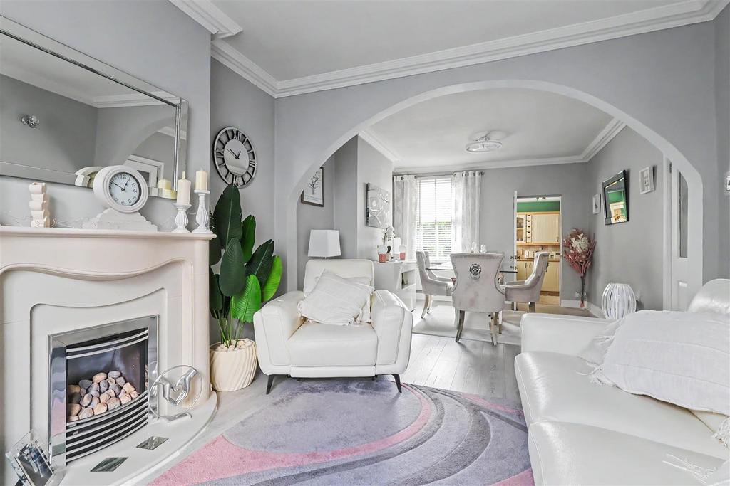 House in Nottingham, Daybrook - View 2