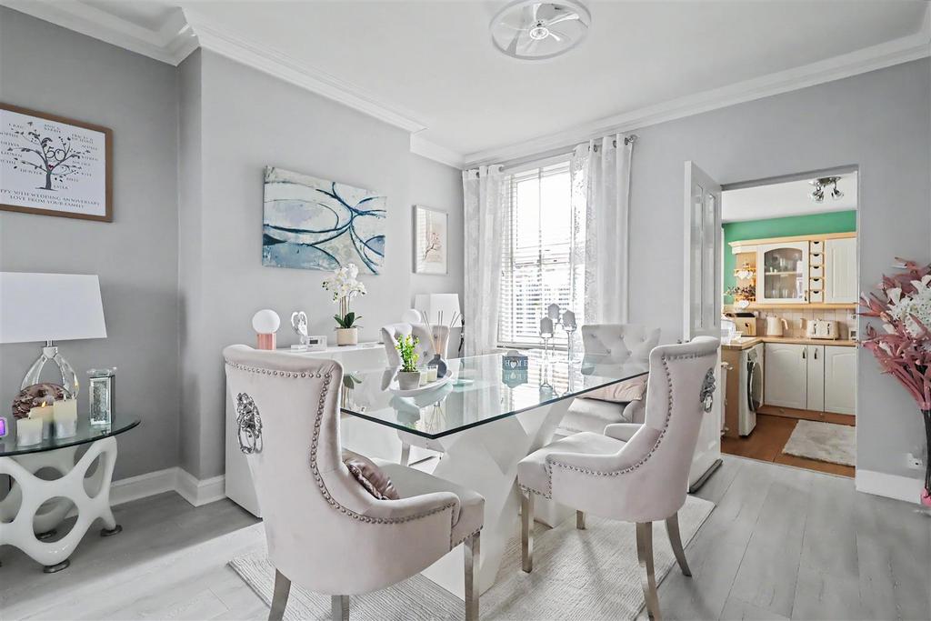 House in Nottingham, Daybrook - View 3