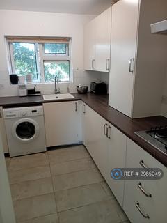 2 bedroom flat to rent, London, London, IG8