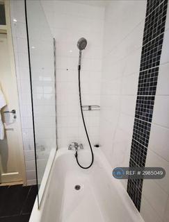 2 bedroom flat to rent, London, London, IG8