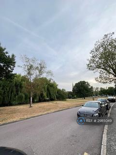 2 bedroom flat to rent, London, London, IG8