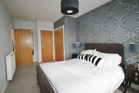 2 bedroom flat for sale, High Road, Woodford Green, IG8