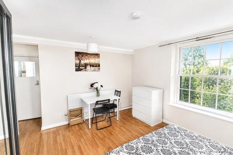 5 bedroom flat for sale, Hollybush House, Hollybush Gardens, E2
