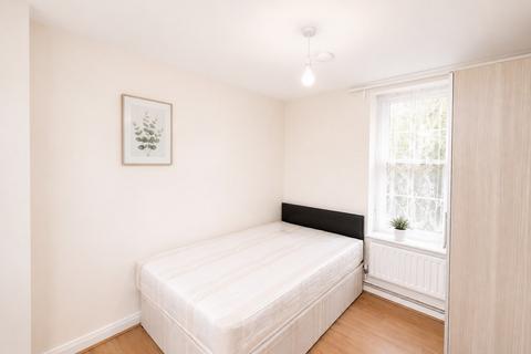 5 bedroom flat for sale, Hollybush House, Hollybush Gardens, E2