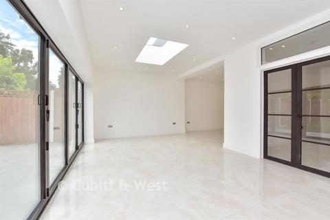 Cobham Road, Fetcham KT22