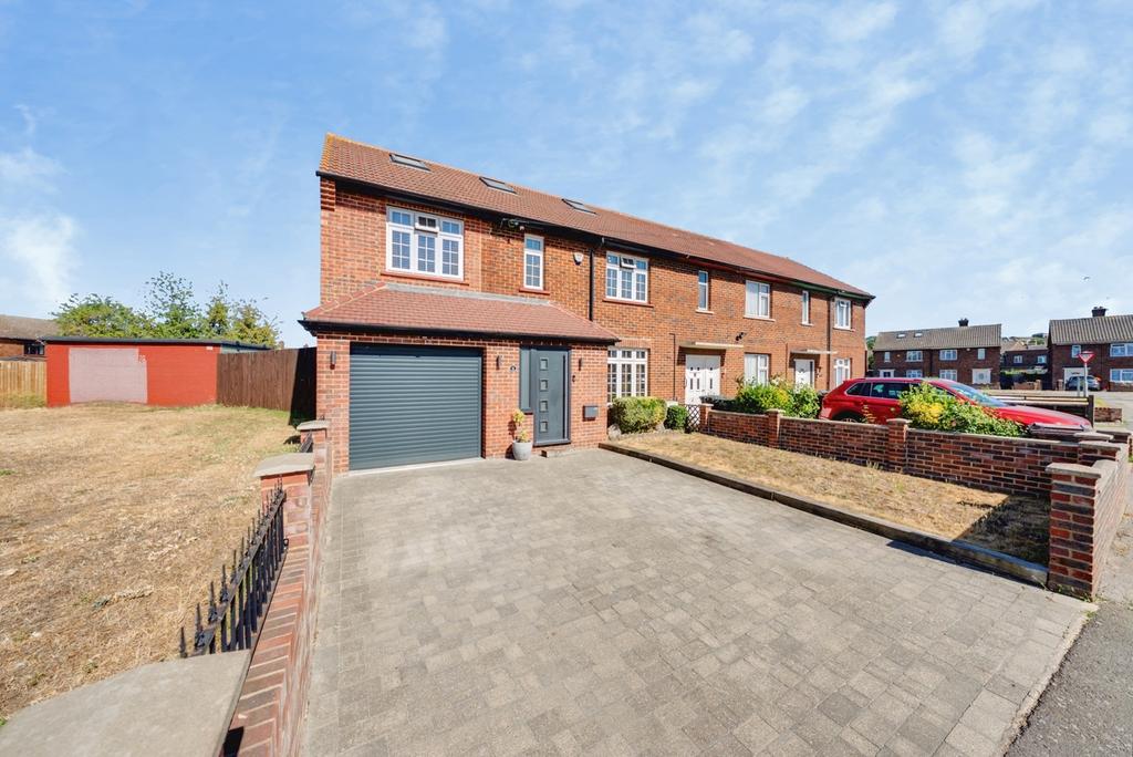 Detached house exterior, driveway, garage