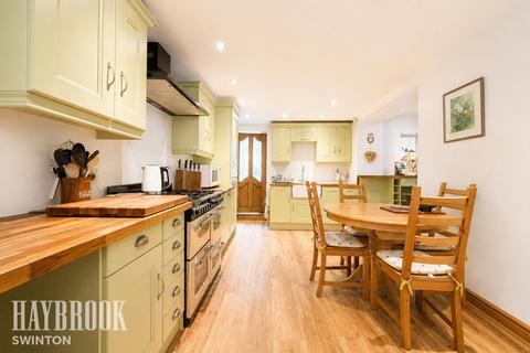 4 bedroom cottage for sale, Brampton Road, West Melton