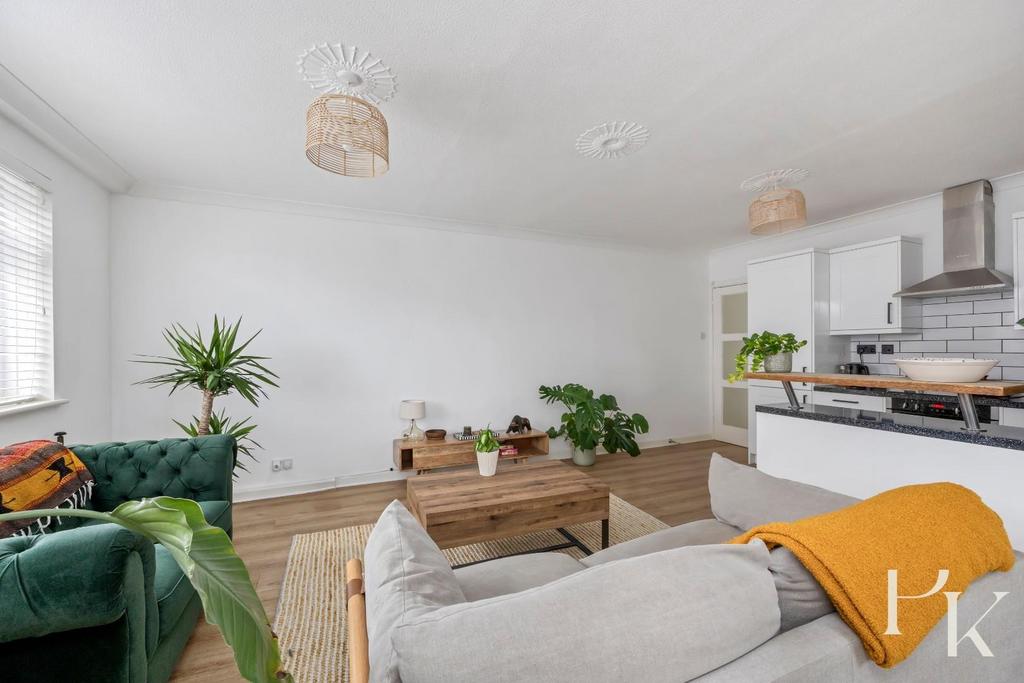 Apartment in Hove, Brunswick - More
