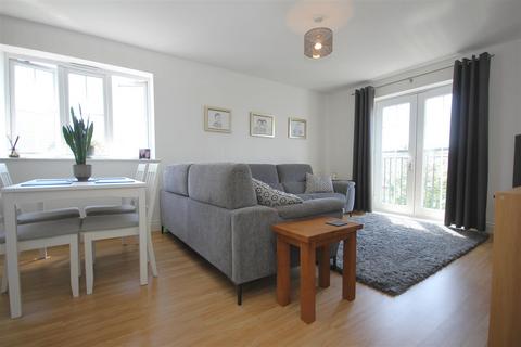 2 bedroom apartment for sale, Lynn Crescent, Titchfield Common