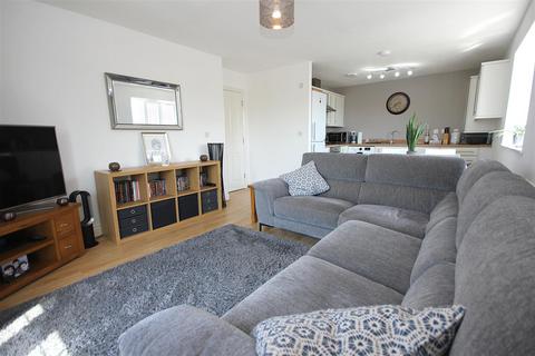 2 bedroom apartment for sale, Lynn Crescent, Titchfield Common