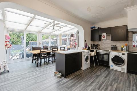 3 bedroom semi-detached house for sale, Whitebridge Avenue, LEEDS