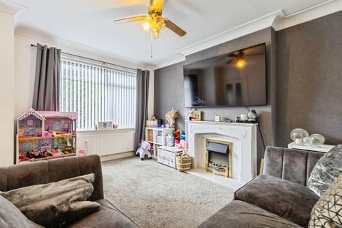 3 bedroom semi-detached house for sale, Whitebridge Avenue, LEEDS