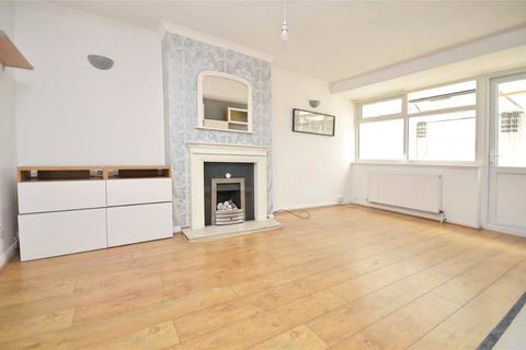 2 bedroom maisonette to rent, Florence Close, Hornchurch, Essex, RM12