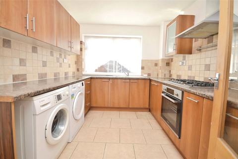 2 bedroom maisonette to rent, Florence Close, Hornchurch, Essex, RM12