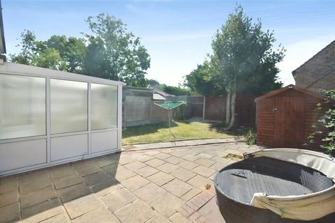 2 bedroom maisonette to rent, Florence Close, Hornchurch, Essex, RM12
