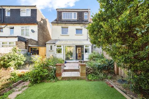 4 bedroom end of terrace house for sale, Netherfield Gardens, Barking, London, IG11